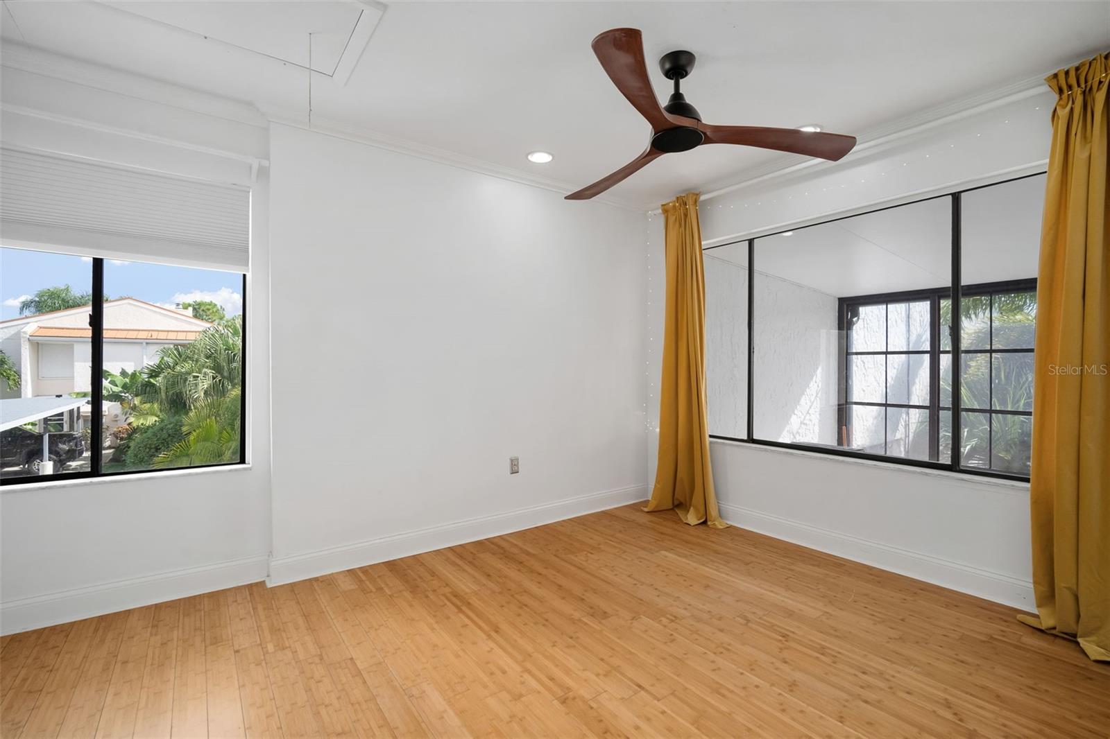 Image 19 of 52 For 4321 Harbor House Drive