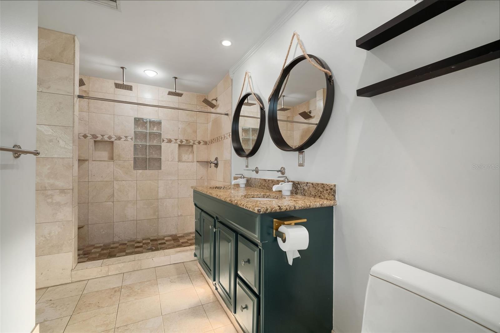 Image 22 of 52 For 4321 Harbor House Drive