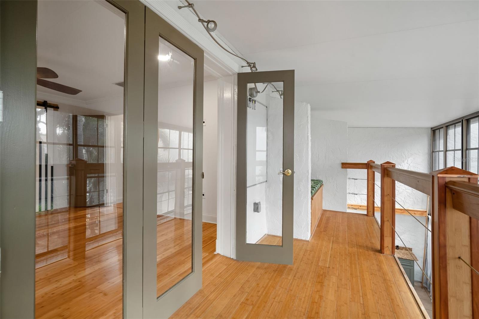 Image 31 of 52 For 4321 Harbor House Drive