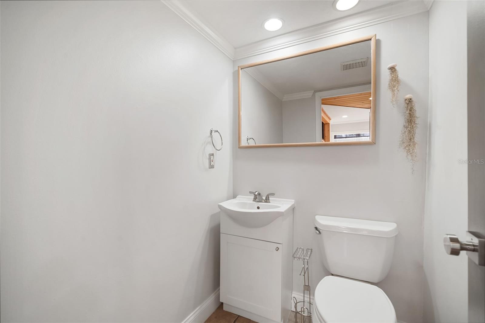 Image 7 of 52 For 4321 Harbor House Drive