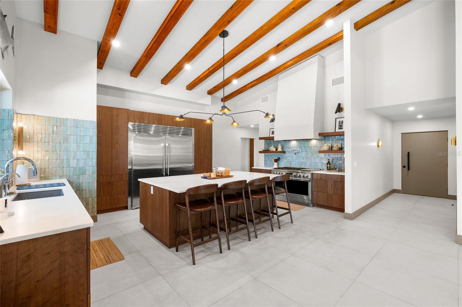 Listing photo id 8 for 515 Green Dolphin Drive S