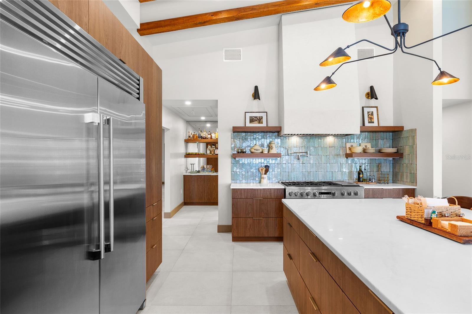 Listing photo id 9 for 515 Green Dolphin Drive S