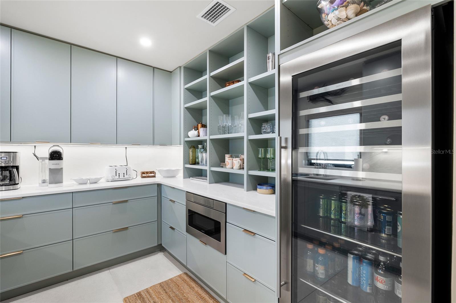 Listing photo id 11 for 515 Green Dolphin Drive S