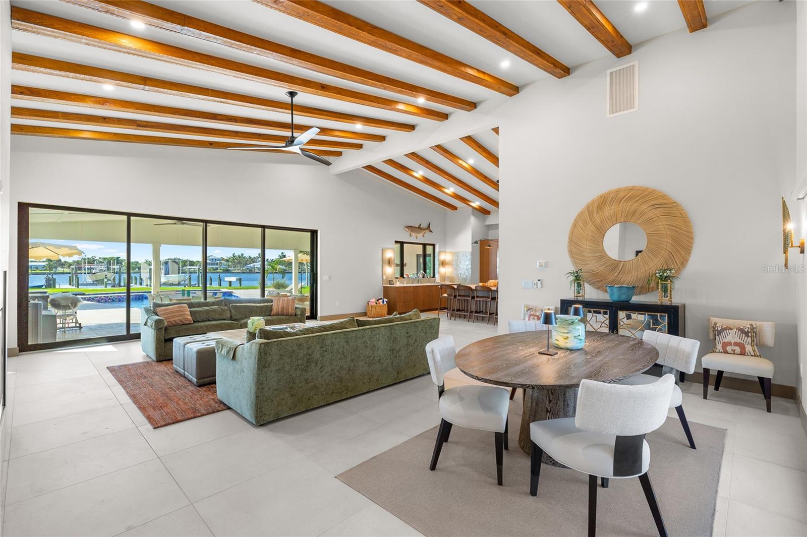 Listing photo id 15 for 515 Green Dolphin Drive S