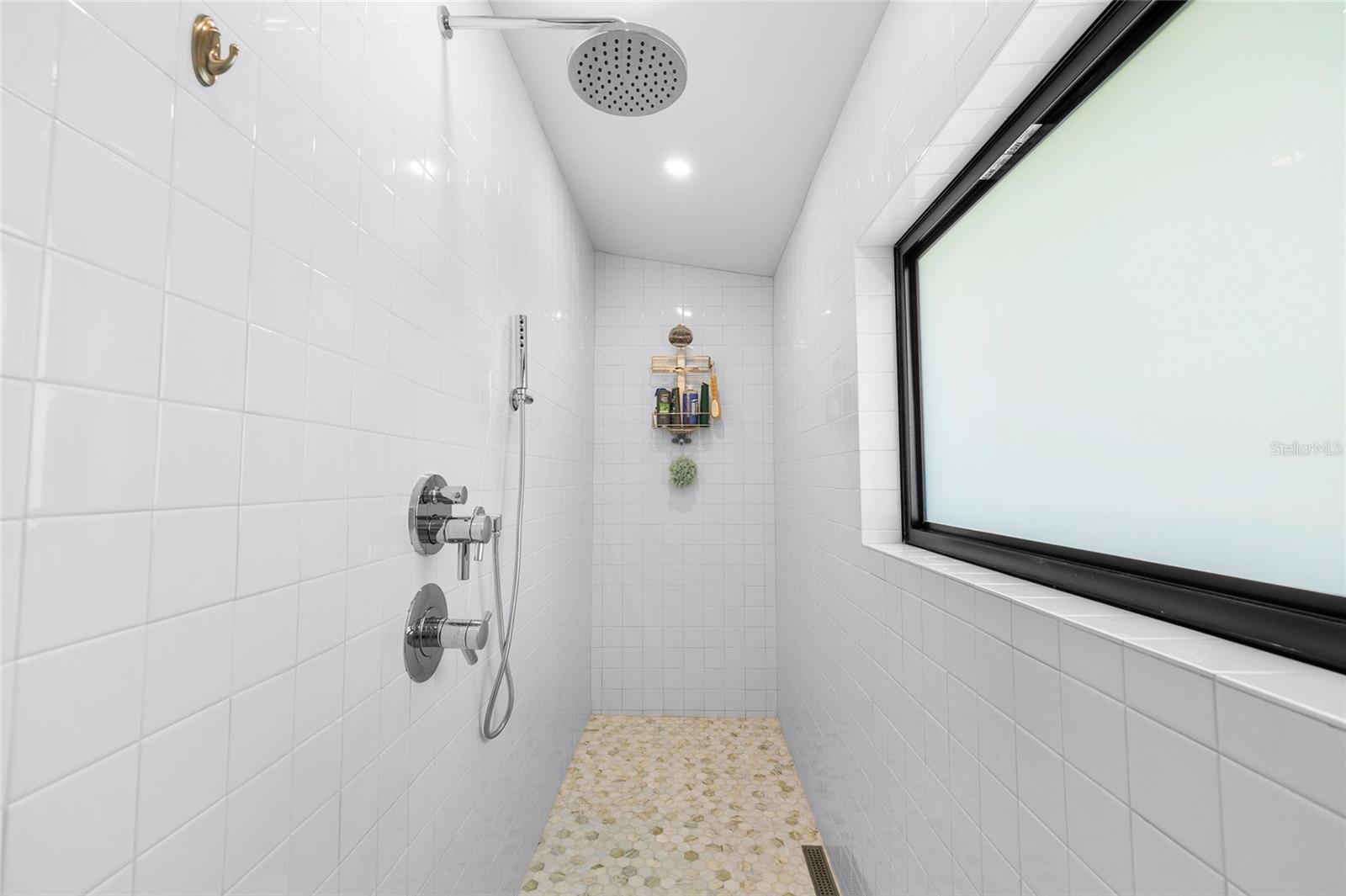 Listing photo id 21 for 515 Green Dolphin Drive S