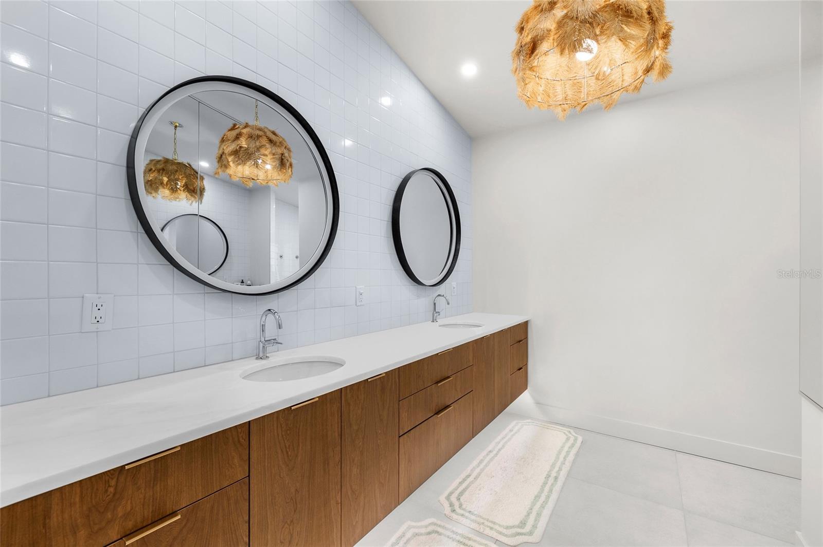 Listing photo id 22 for 515 Green Dolphin Drive S