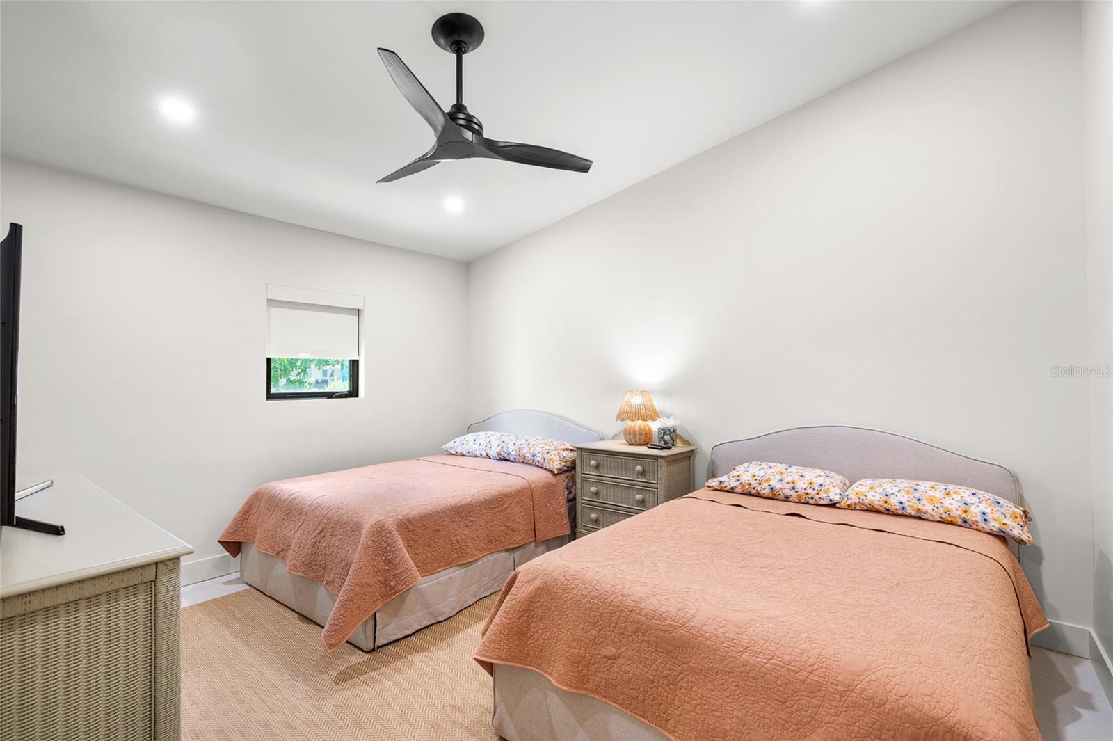 Listing photo id 26 for 515 Green Dolphin Drive S