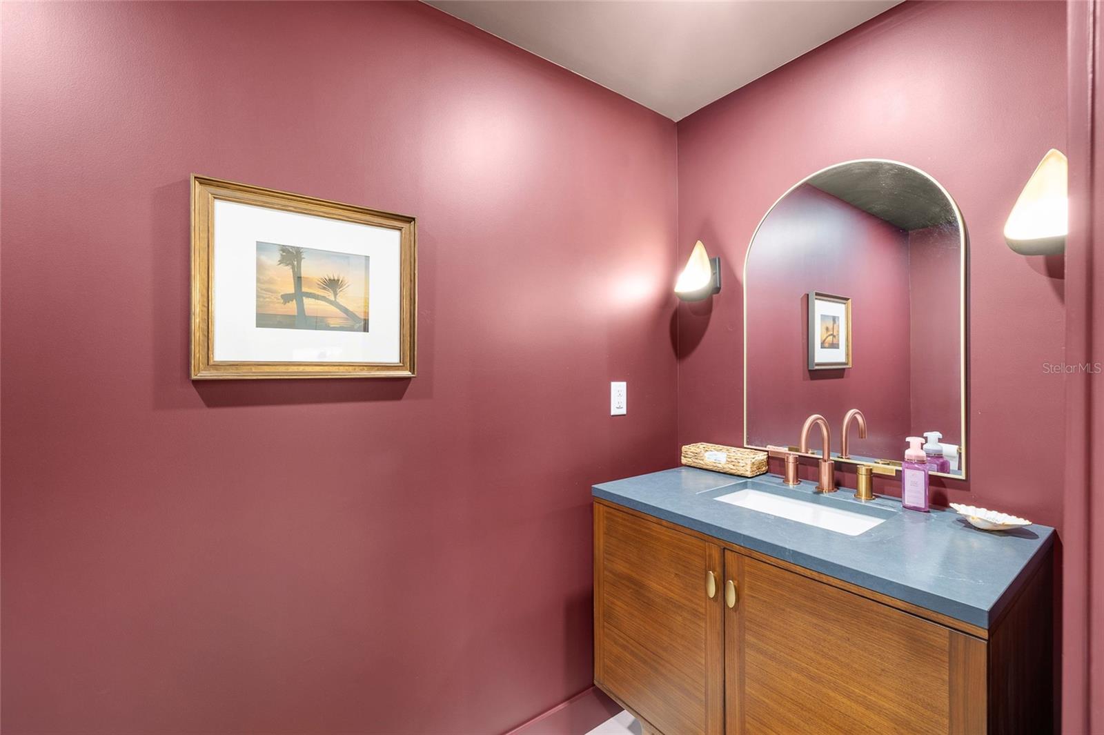 Listing photo id 27 for 515 Green Dolphin Drive S