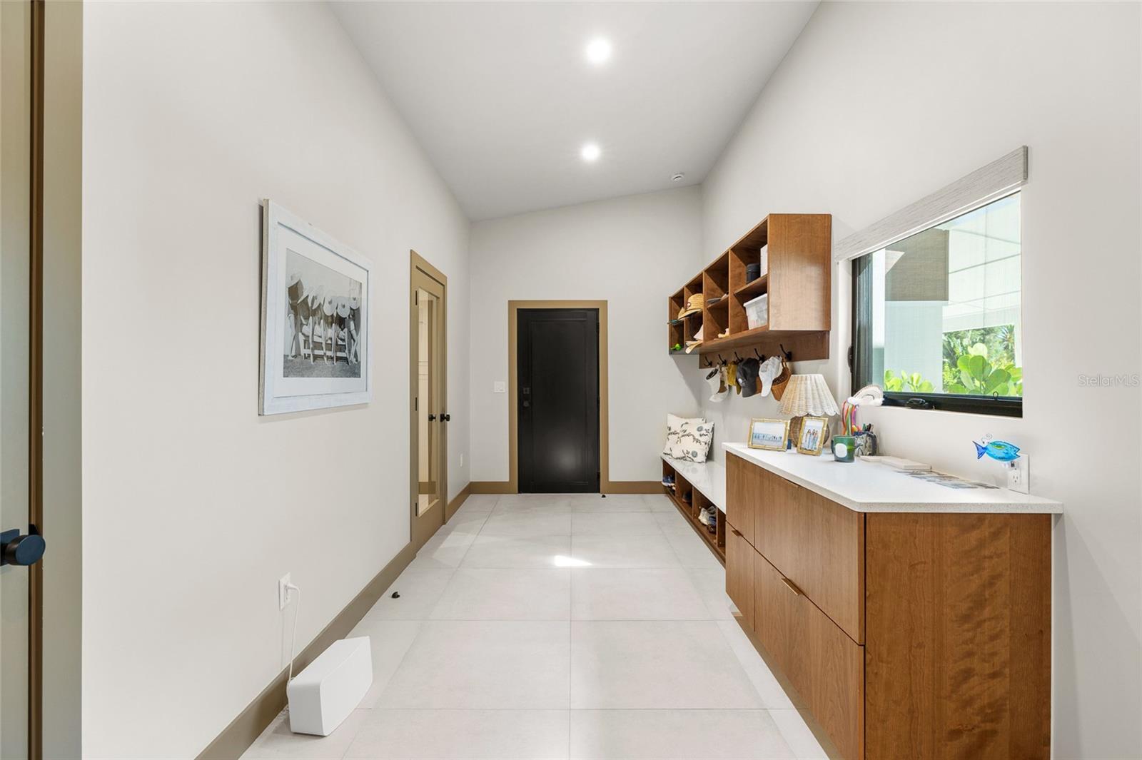 Listing photo id 29 for 515 Green Dolphin Drive S