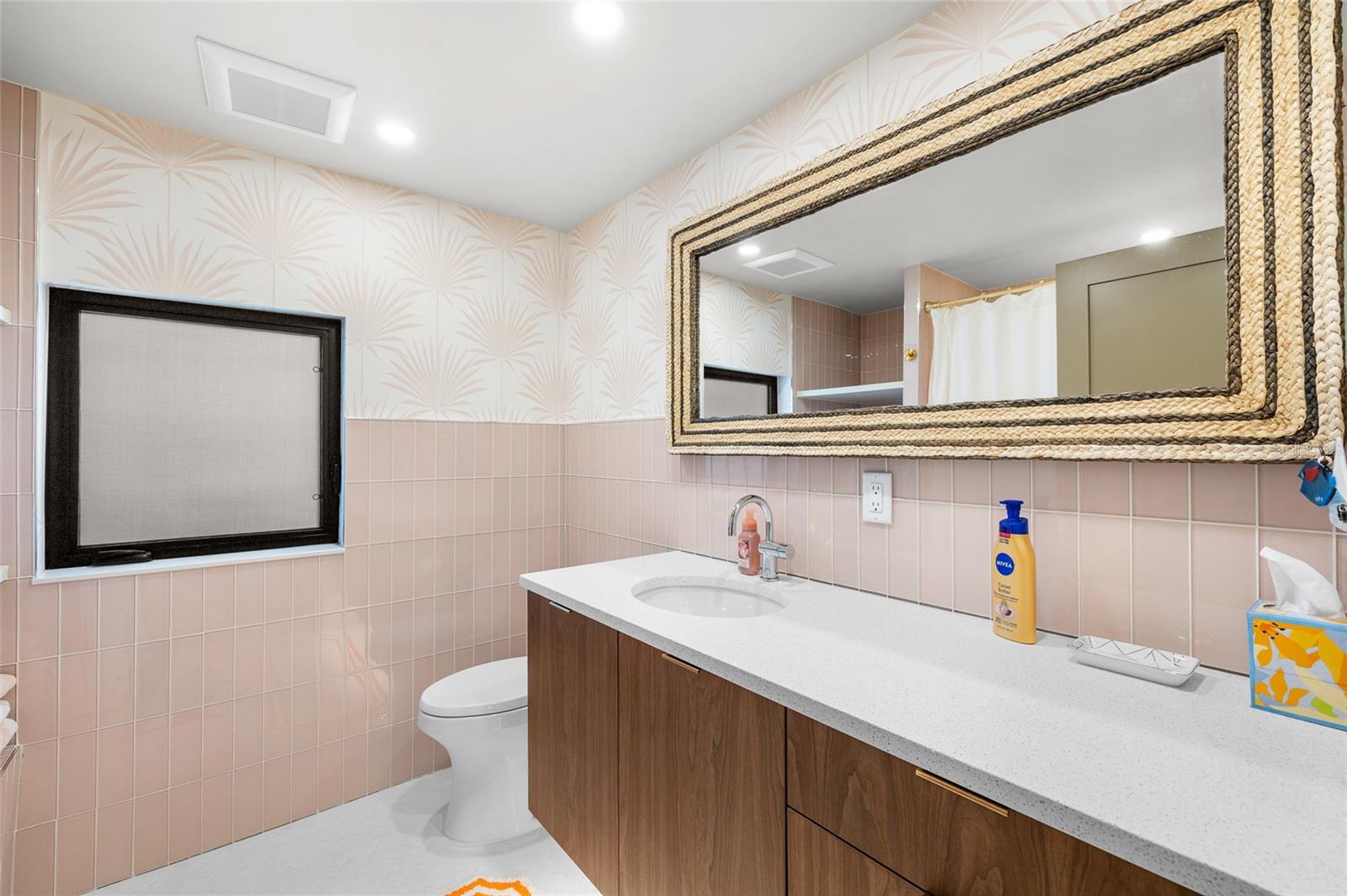 Listing photo id 31 for 515 Green Dolphin Drive S