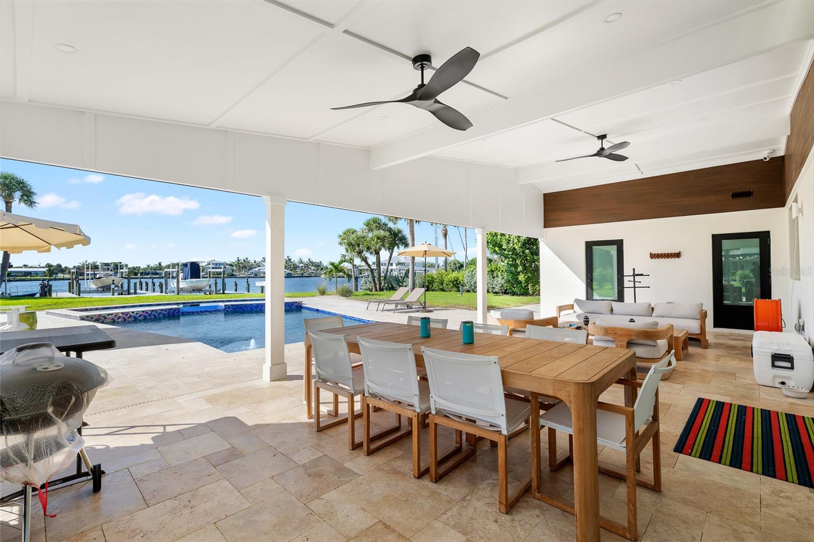 Listing photo id 37 for 515 Green Dolphin Drive S