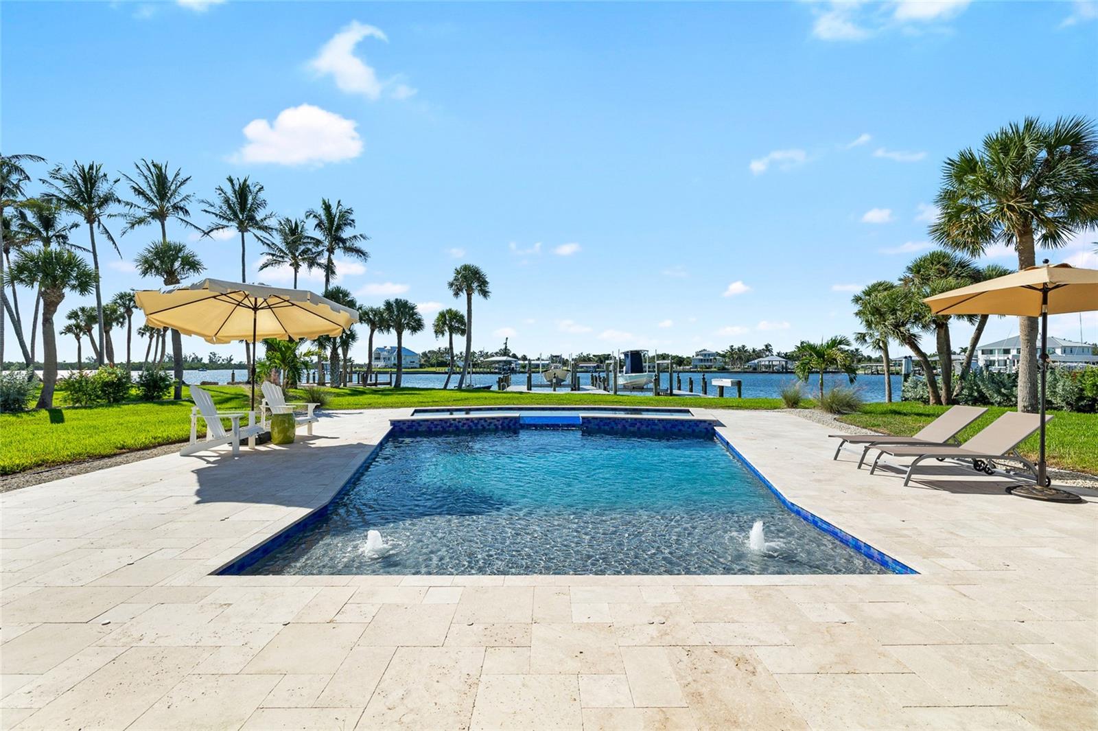 Listing photo id 40 for 515 Green Dolphin Drive S