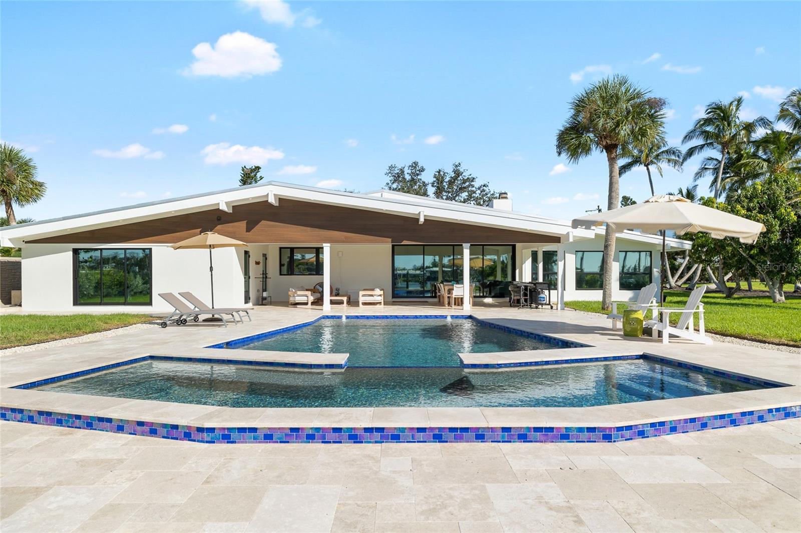 Listing photo id 43 for 515 Green Dolphin Drive S