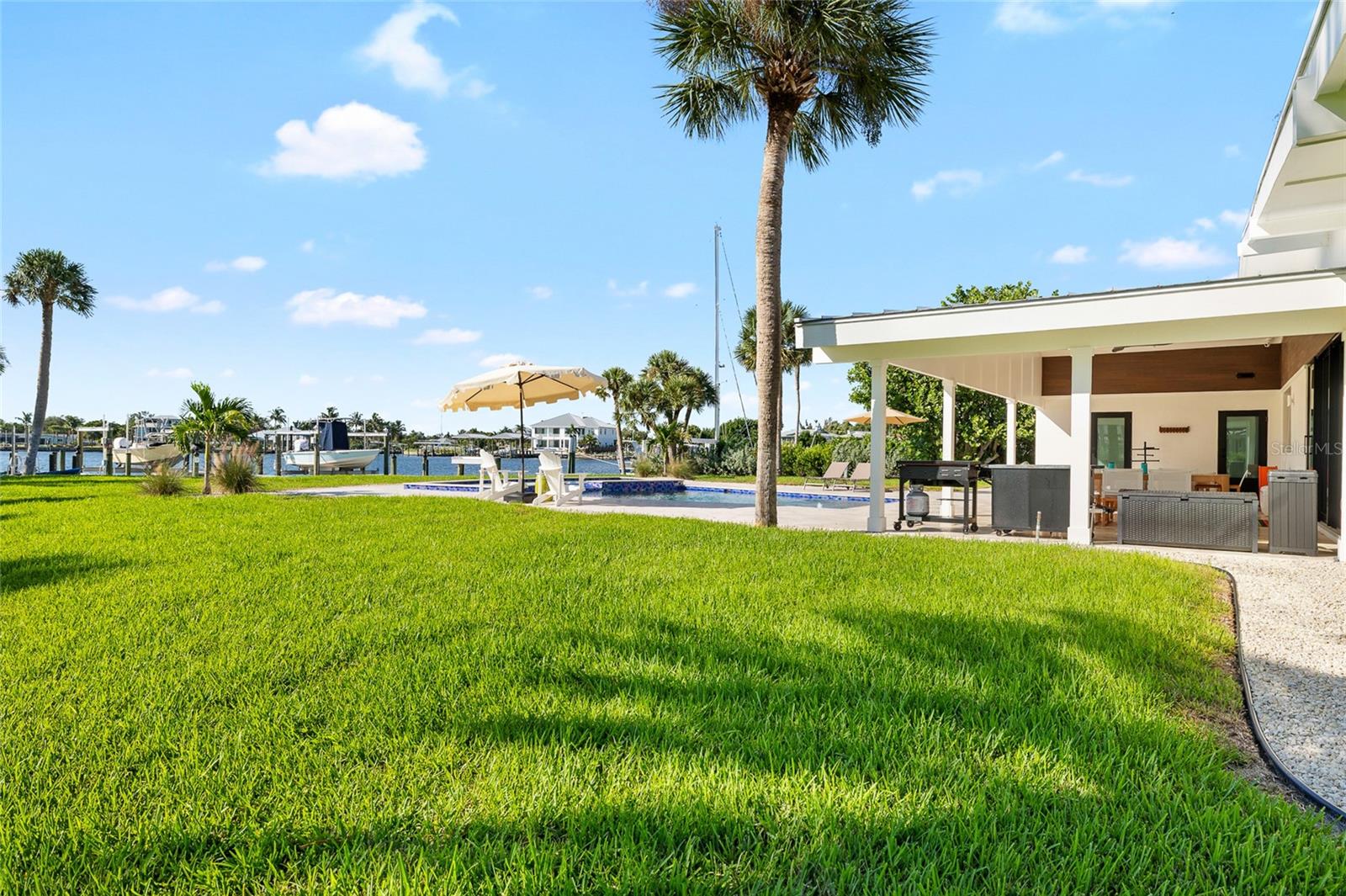 Listing photo id 47 for 515 Green Dolphin Drive S