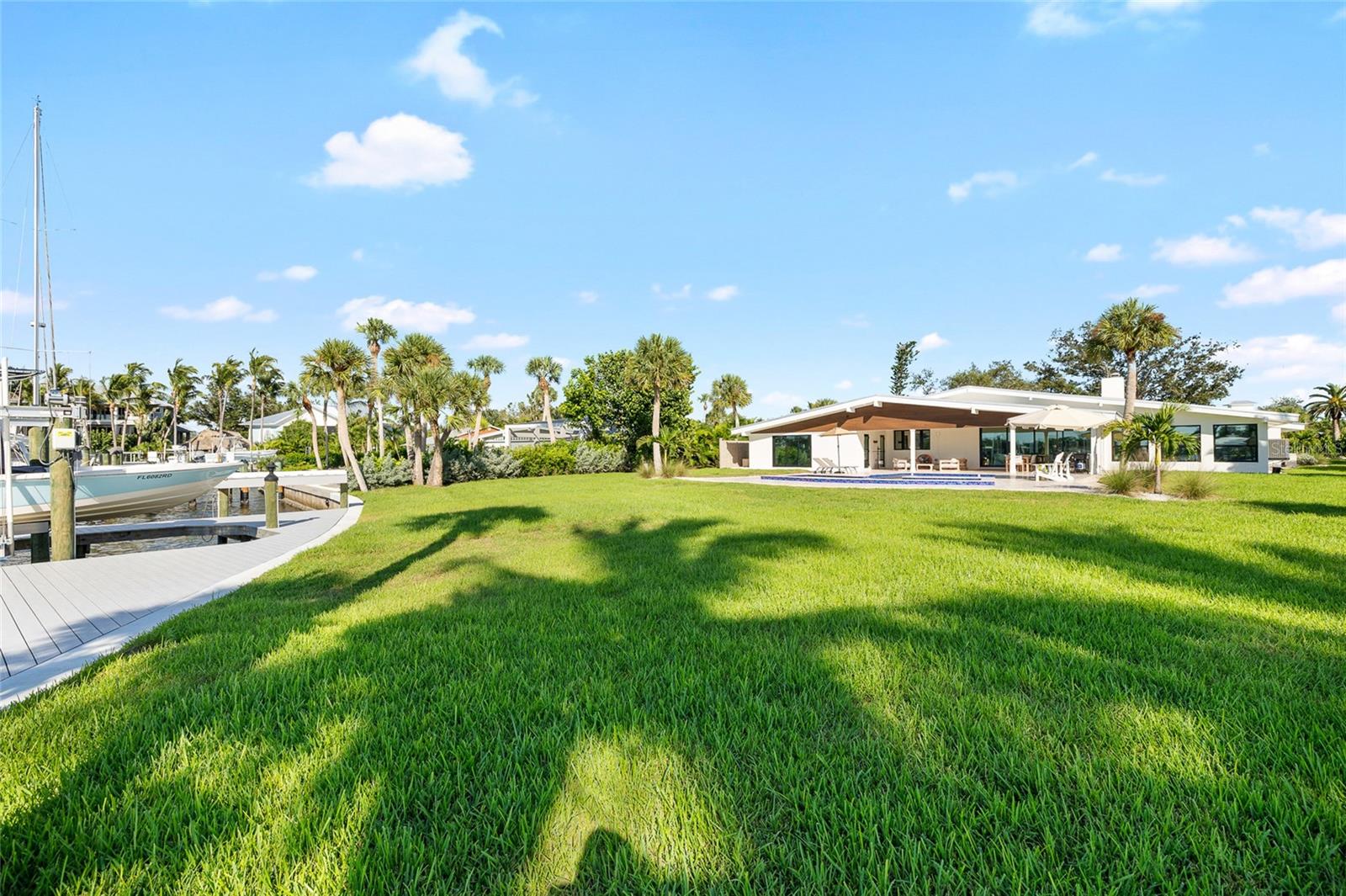 Listing photo id 49 for 515 Green Dolphin Drive S