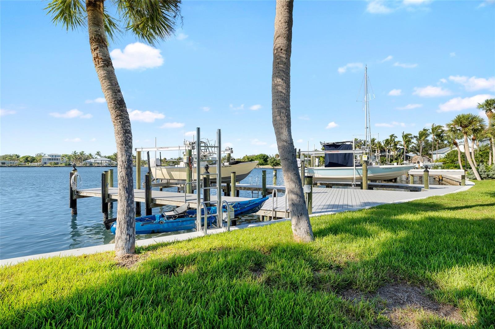 Listing photo id 50 for 515 Green Dolphin Drive S