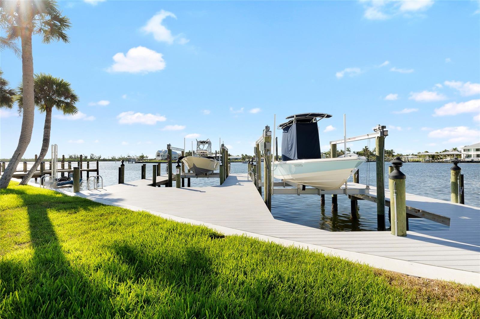 Listing photo id 51 for 515 Green Dolphin Drive S