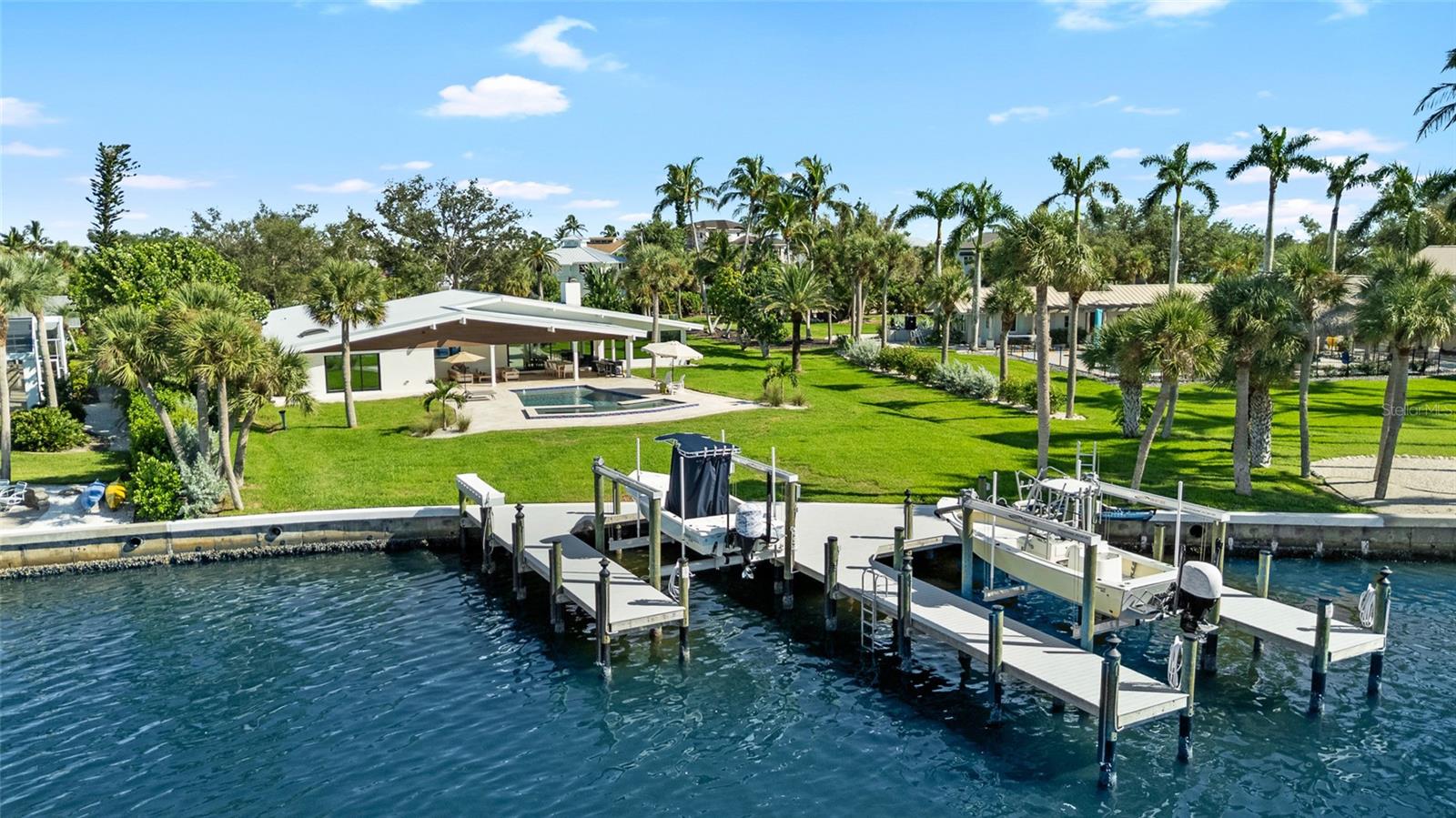 Listing photo id 55 for 515 Green Dolphin Drive S