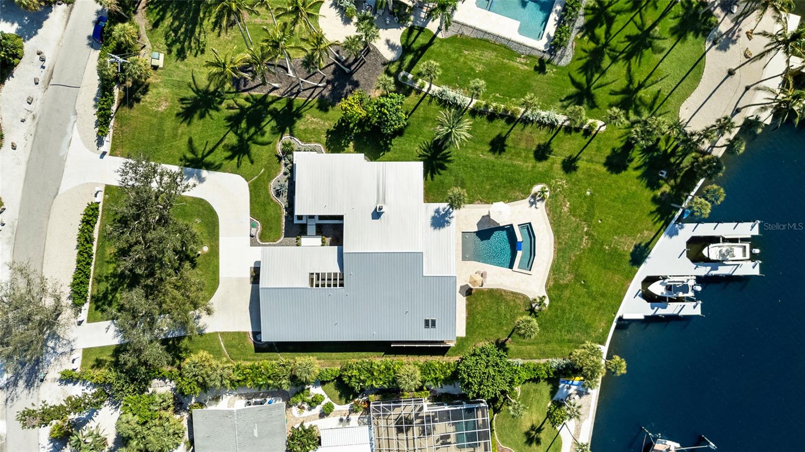 Listing photo id 56 for 515 Green Dolphin Drive S