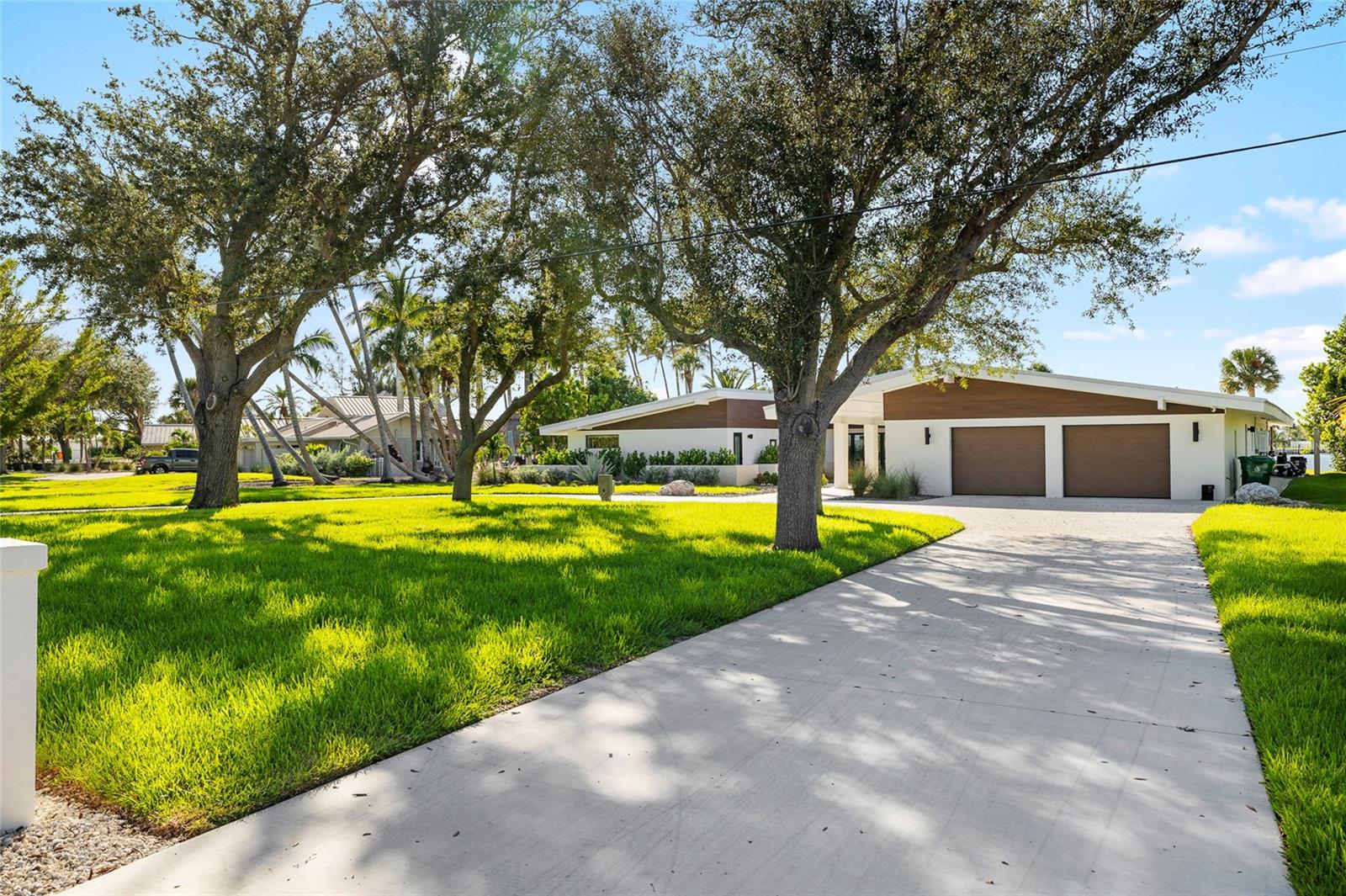 Listing photo id 57 for 515 Green Dolphin Drive S