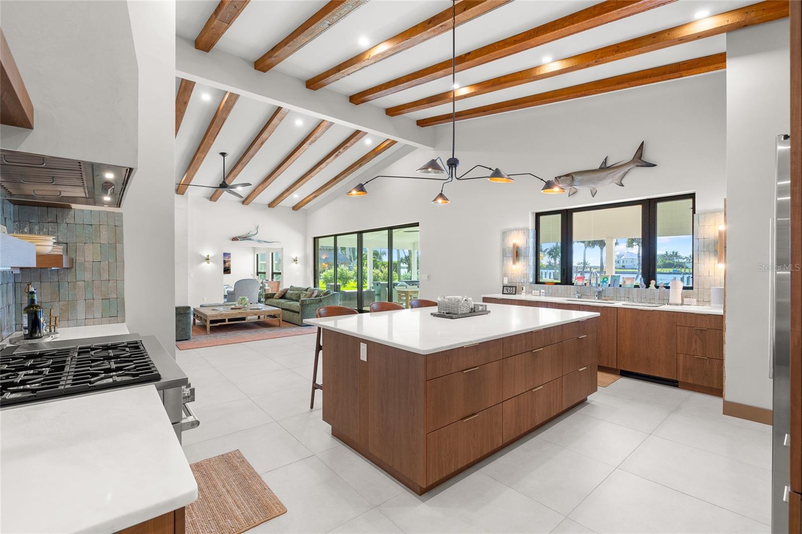 Listing photo id 6 for 515 Green Dolphin Drive S