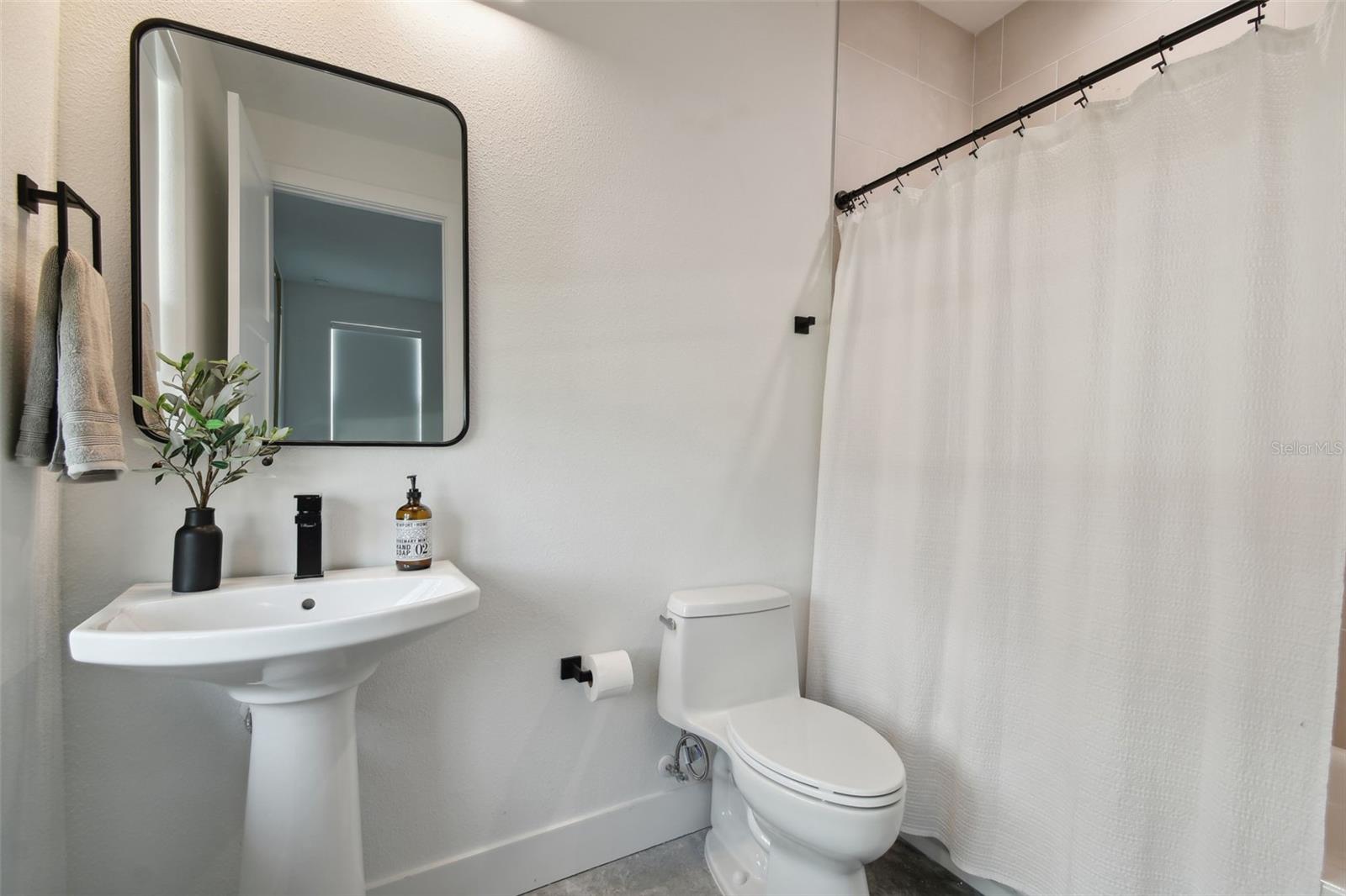 Image 14 of 69 For 2718 5th Avenue S