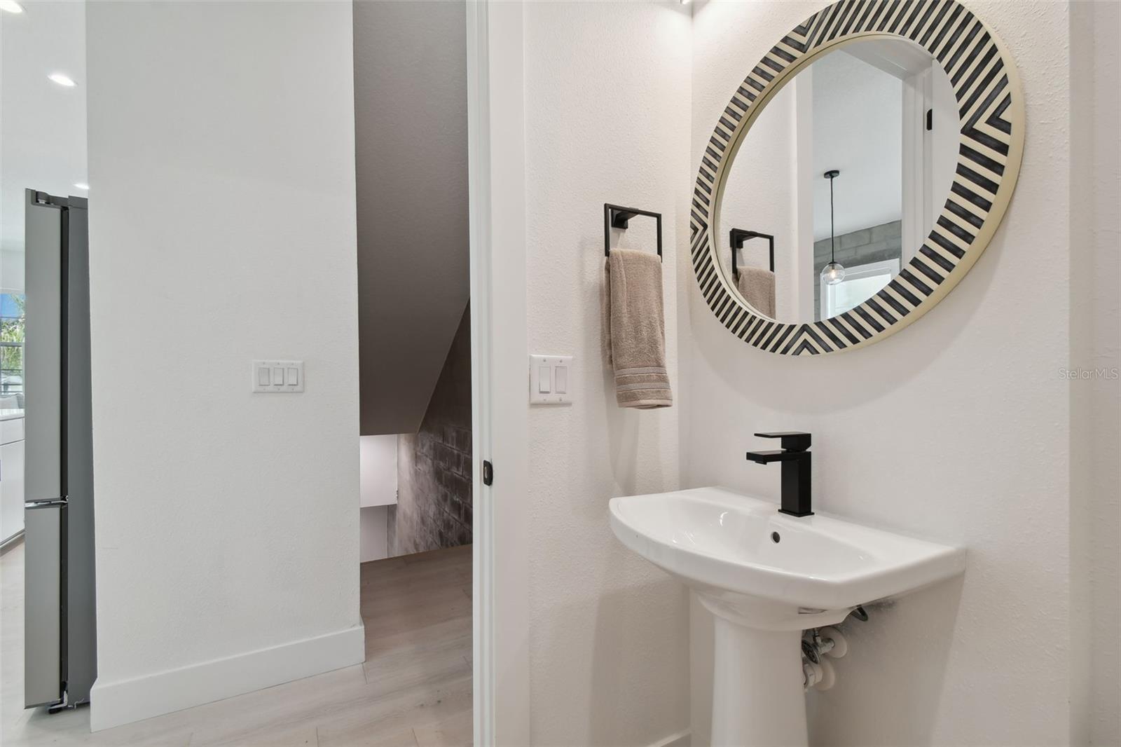 Image 21 of 69 For 2718 5th Avenue S