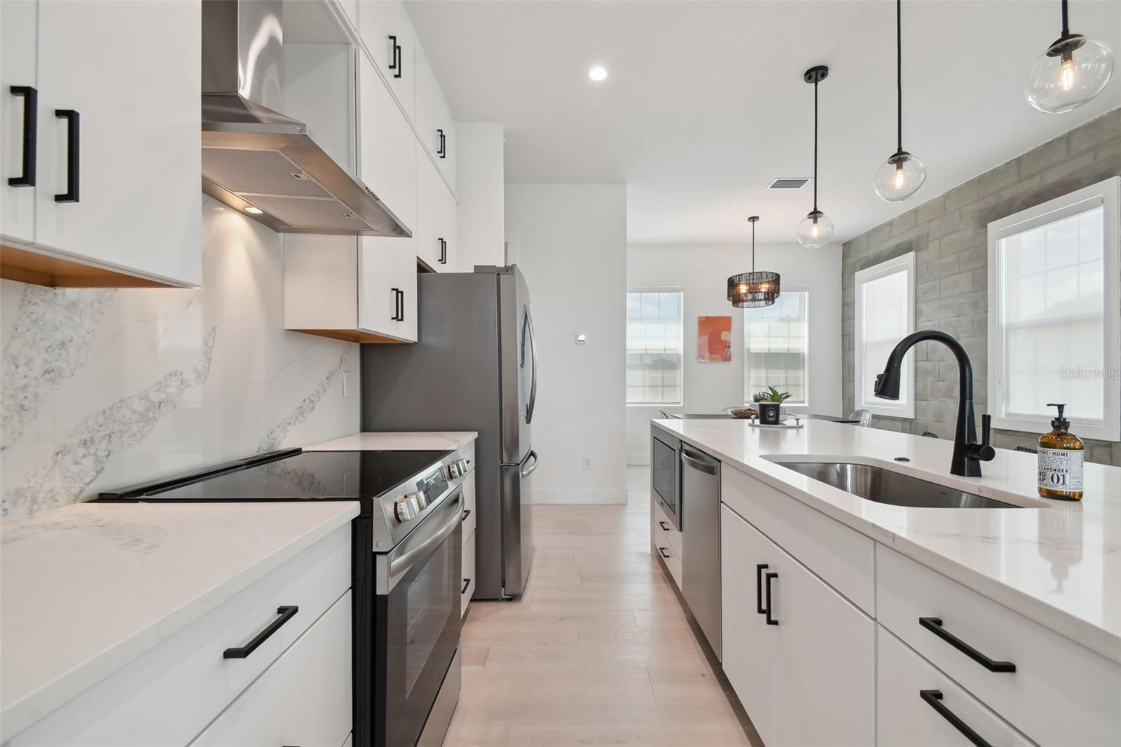 Image 45 of 69 For 2718 5th Avenue S