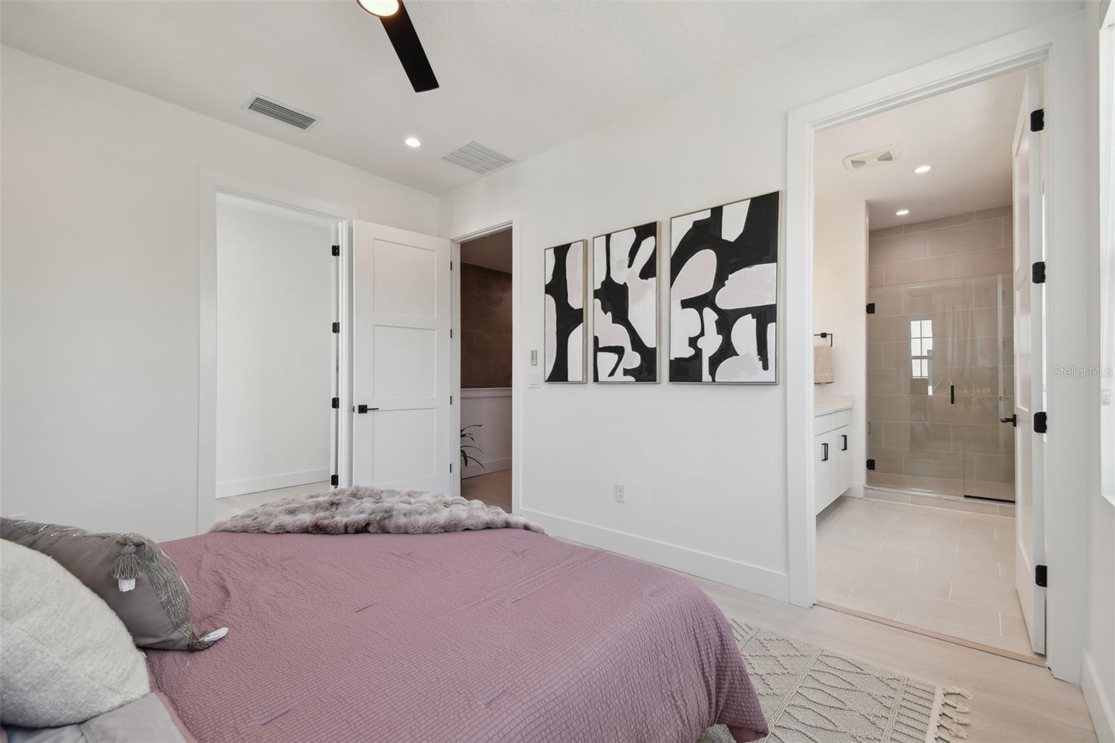 Image 54 of 69 For 2718 5th Avenue S