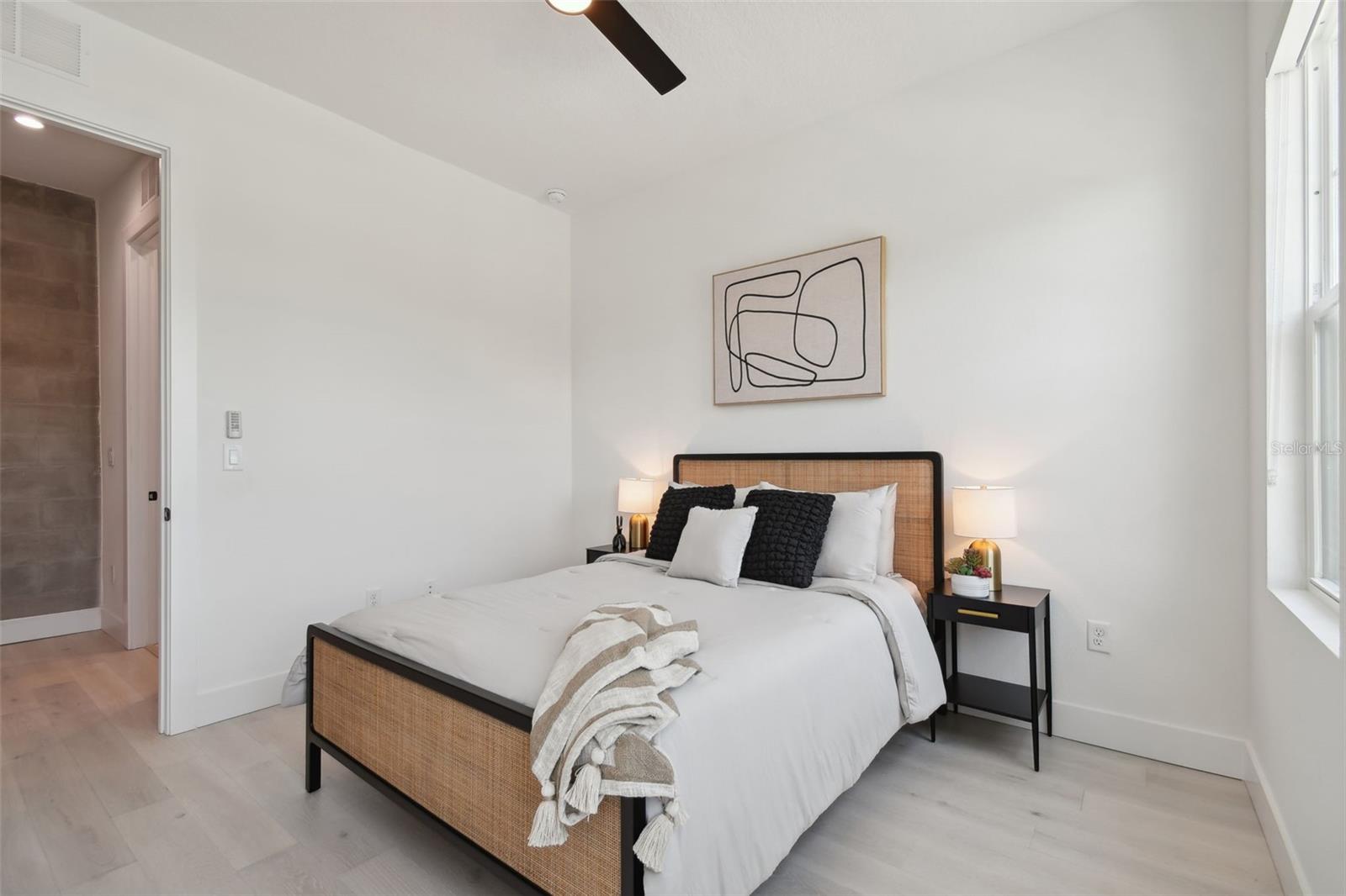 Image 56 of 69 For 2718 5th Avenue S