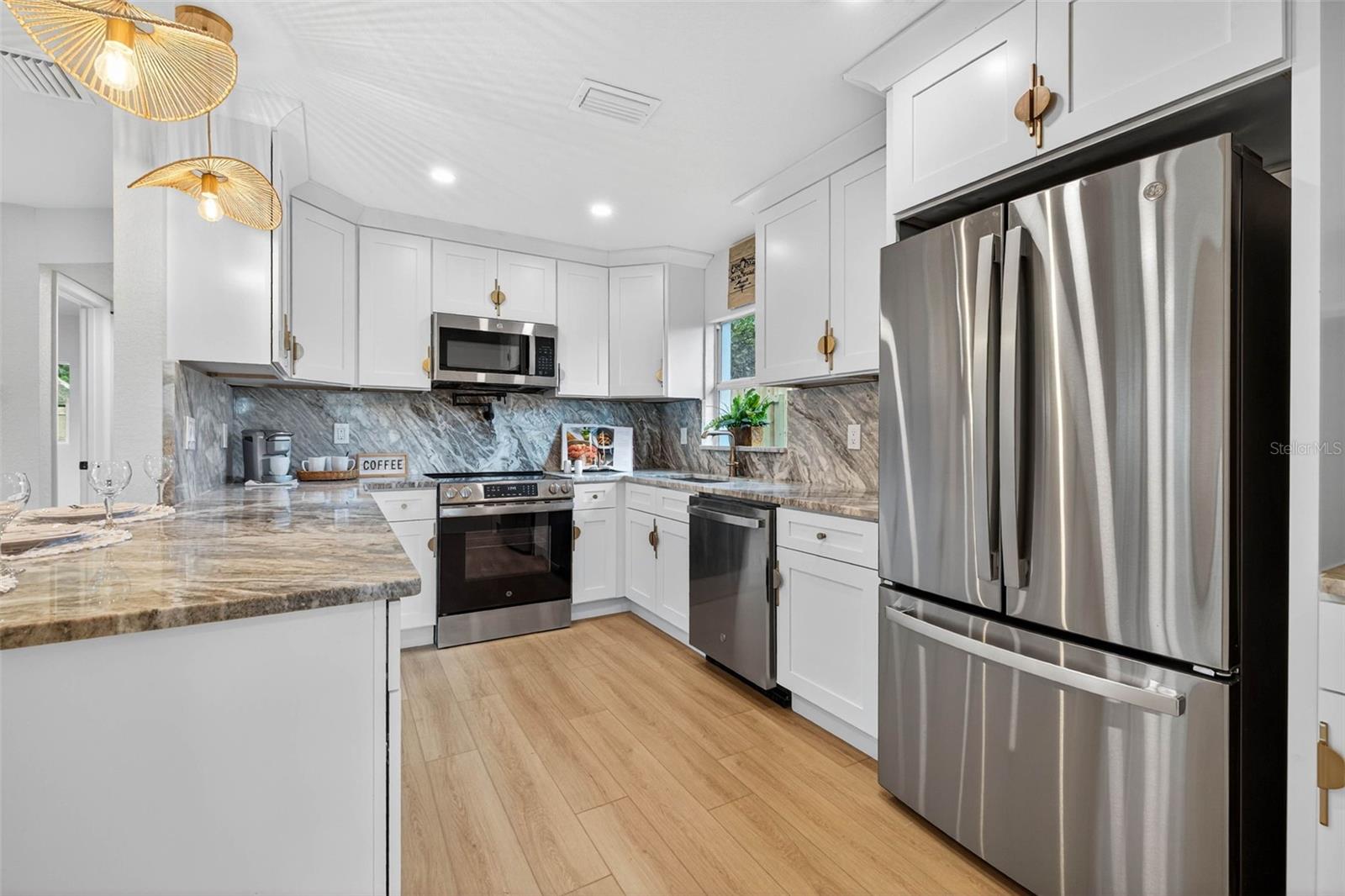 Image 10 of 31 For 5820 Fairfield Avenue S