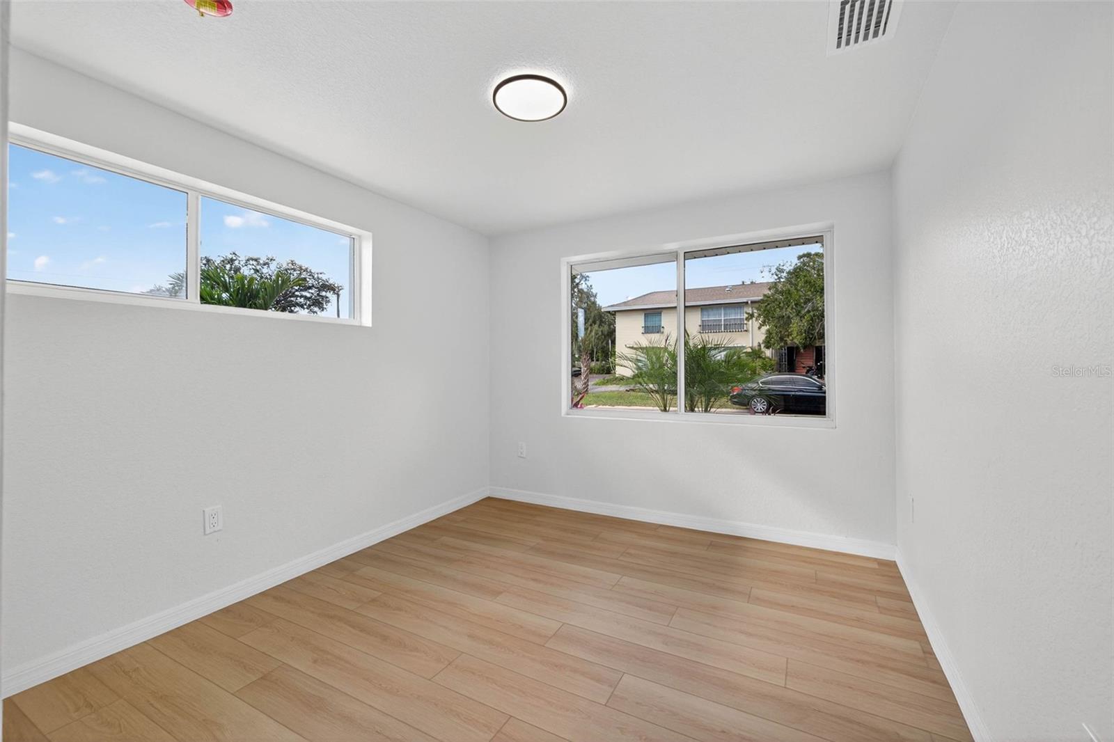 Image 19 of 31 For 5820 Fairfield Avenue S