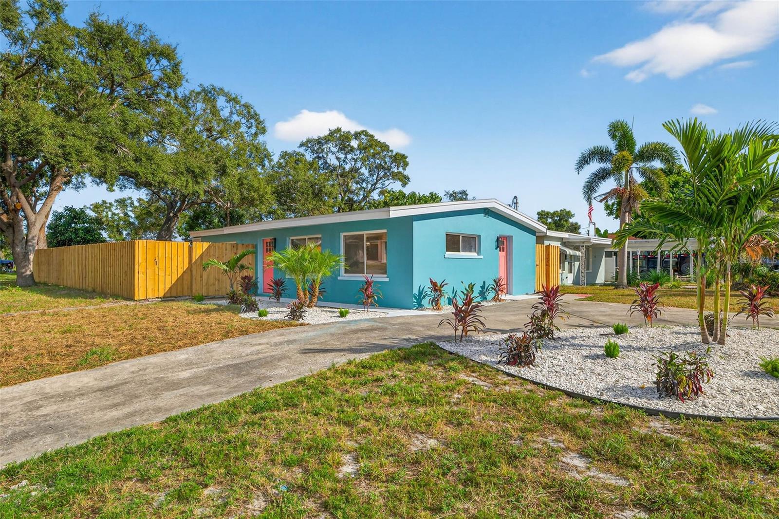 Image 3 of 31 For 5820 Fairfield Avenue S