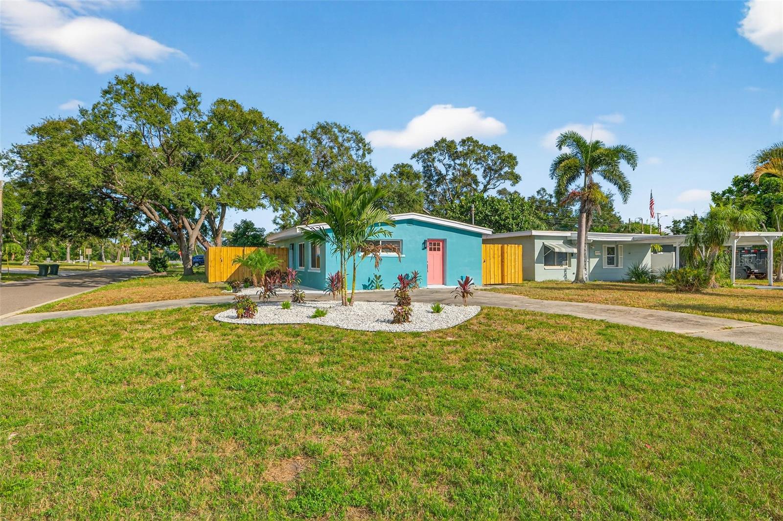 Image 4 of 31 For 5820 Fairfield Avenue S