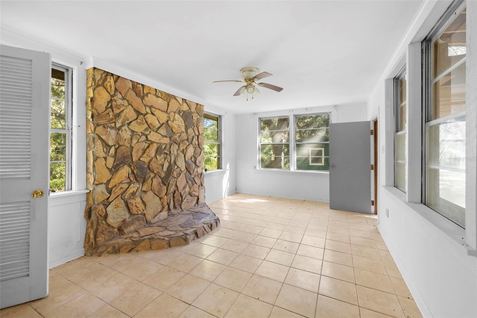 Image 17 of 80 For 10750 Sybil Court