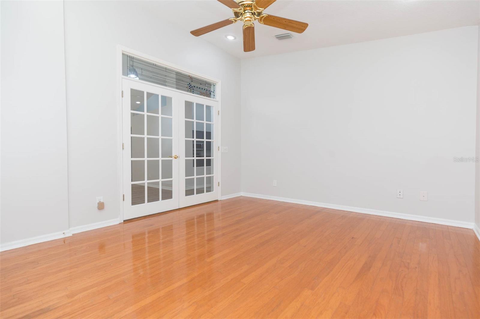 Image 14 of 53 For 10316 Riverburn Drive