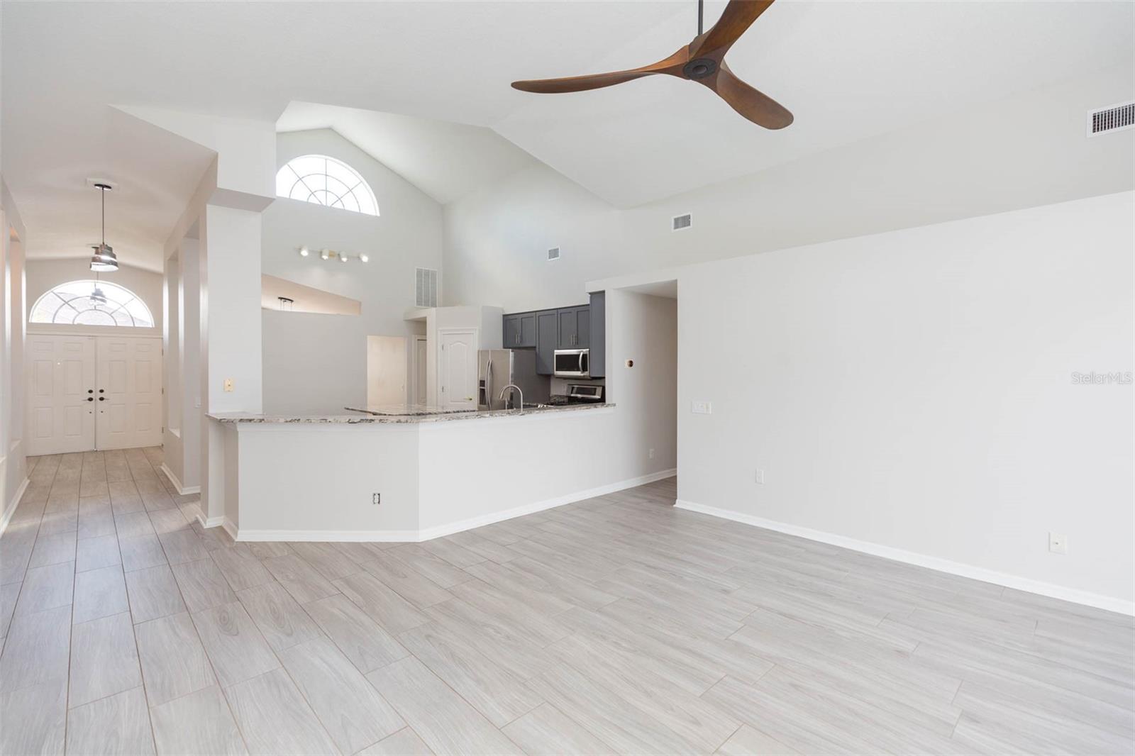 Image 15 of 53 For 10316 Riverburn Drive