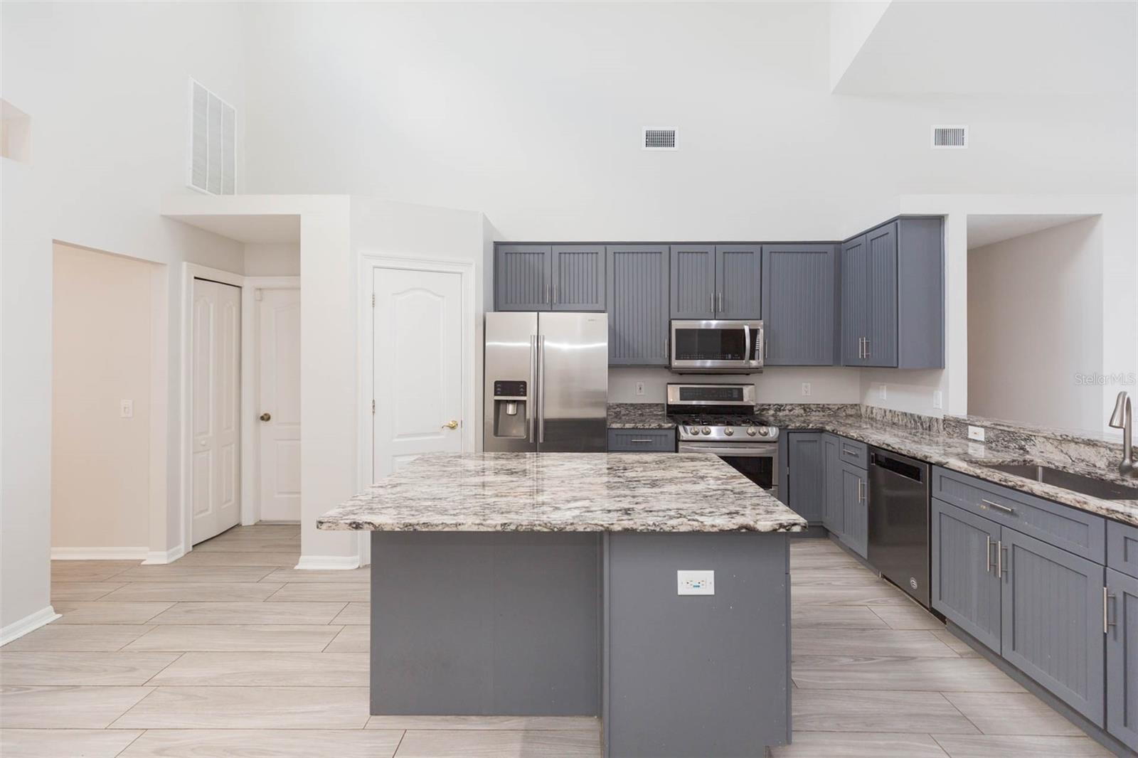 Image 22 of 53 For 10316 Riverburn Drive