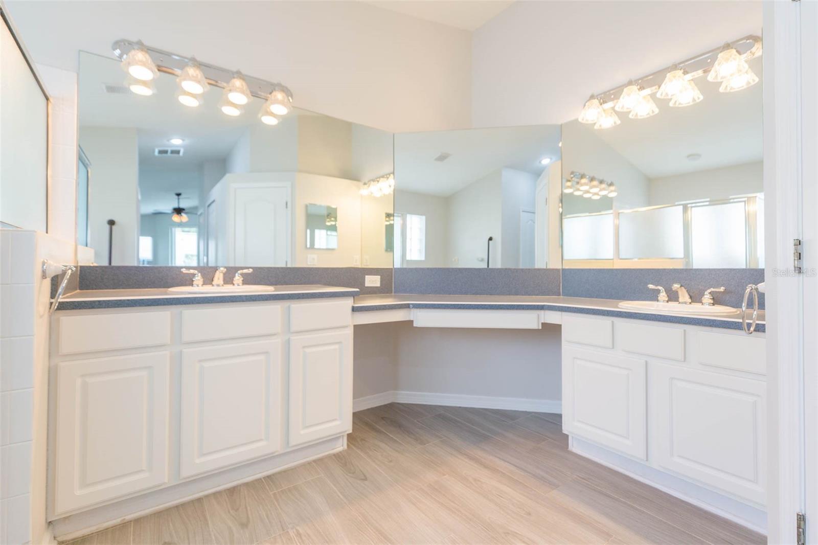 Image 33 of 53 For 10316 Riverburn Drive