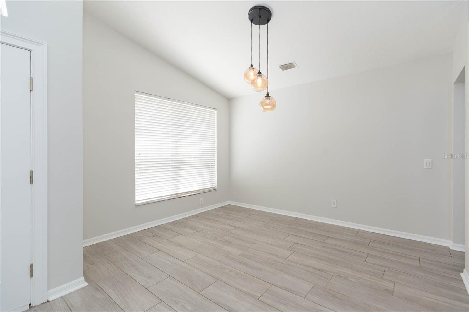 Image 9 of 53 For 10316 Riverburn Drive