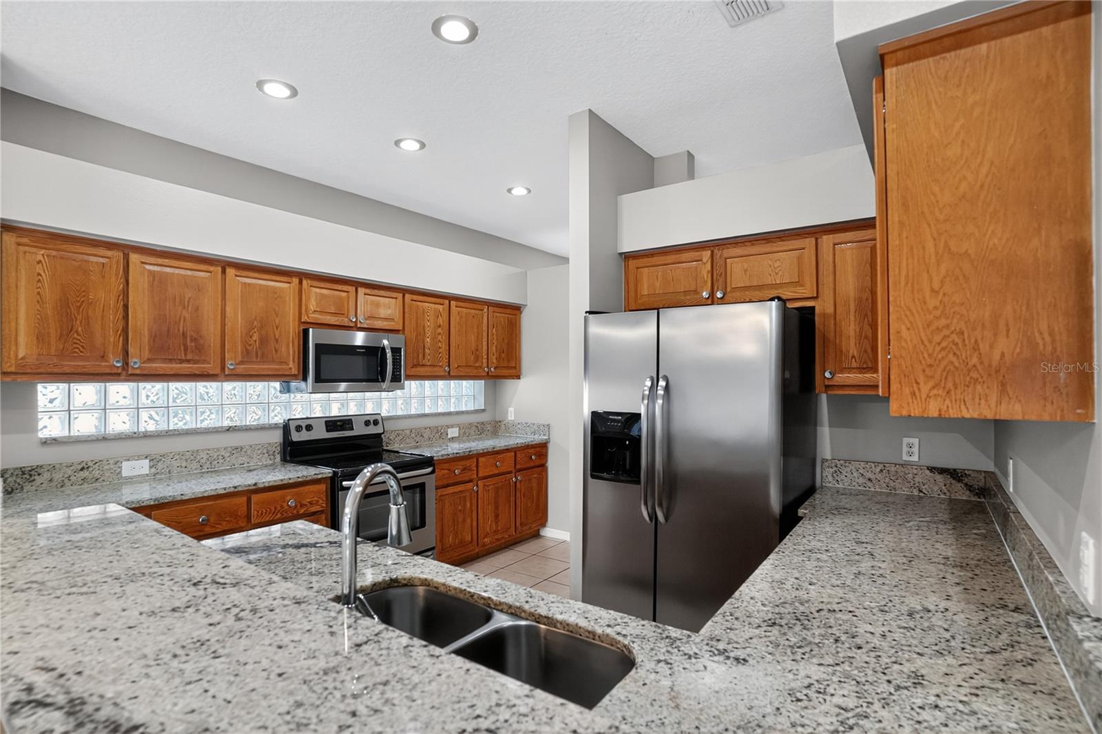 Image 11 of 31 For 2916 Sunset Lakes Boulevard