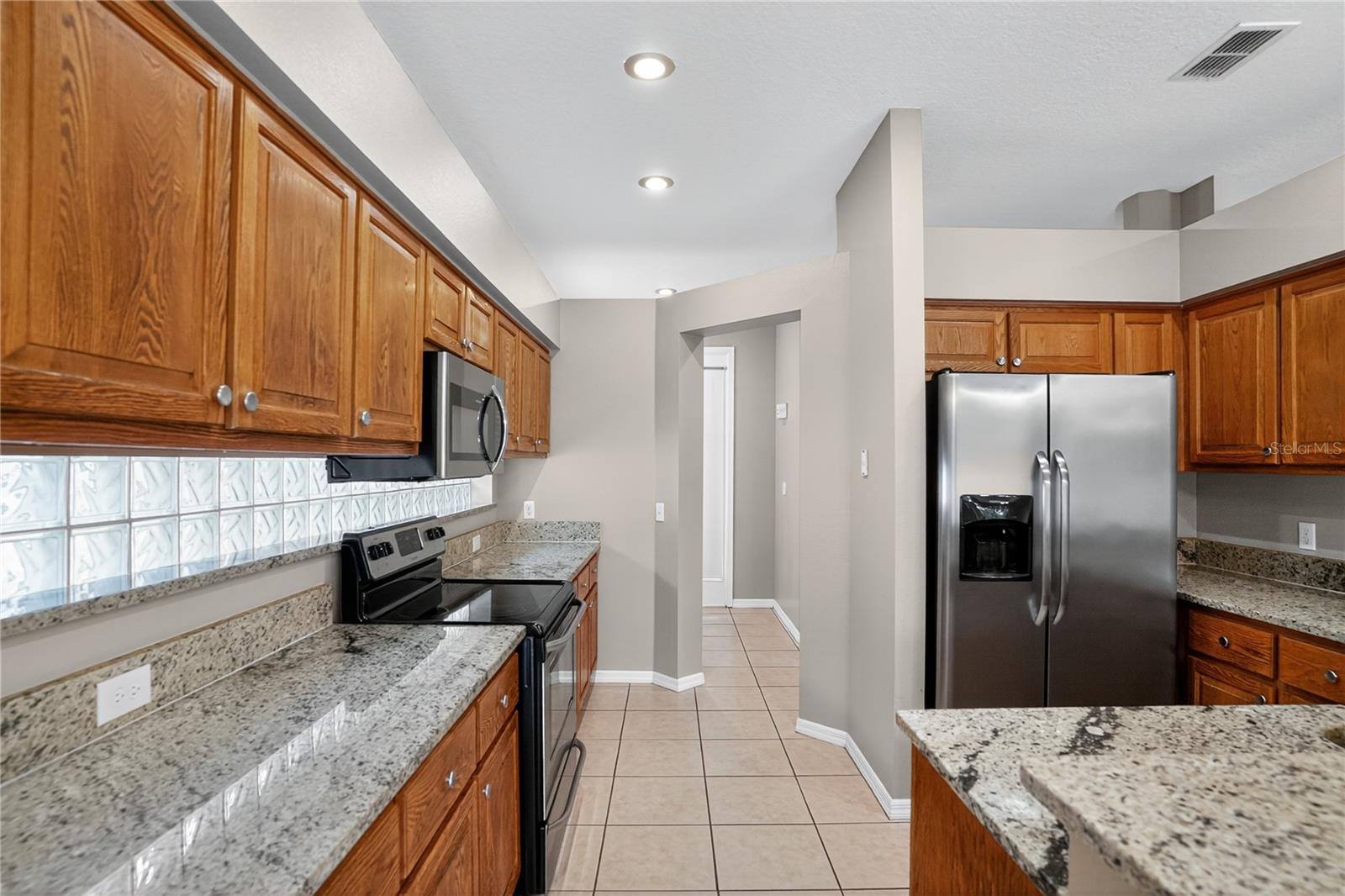 Image 14 of 31 For 2916 Sunset Lakes Boulevard