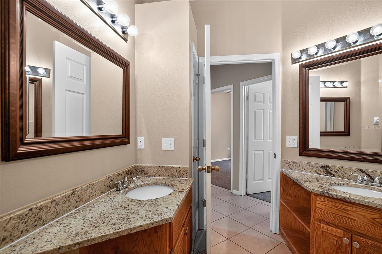 Image 21 of 31 For 2916 Sunset Lakes Boulevard