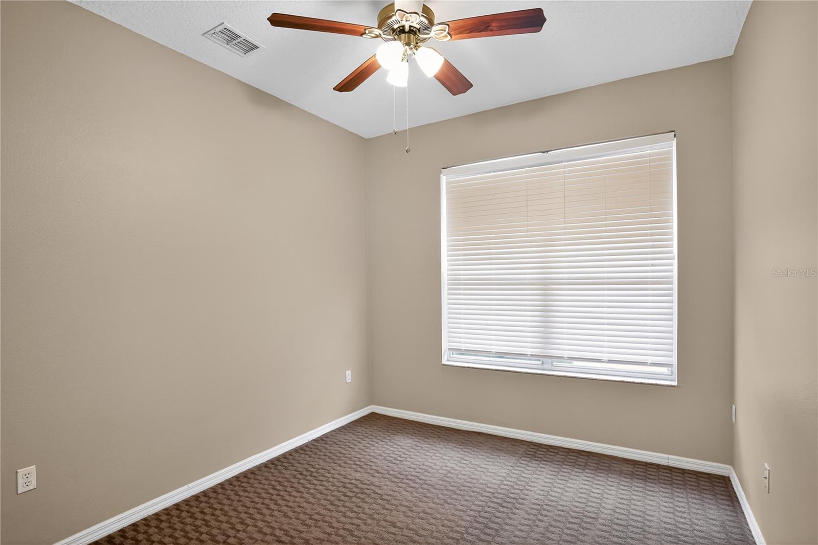 Image 23 of 31 For 2916 Sunset Lakes Boulevard