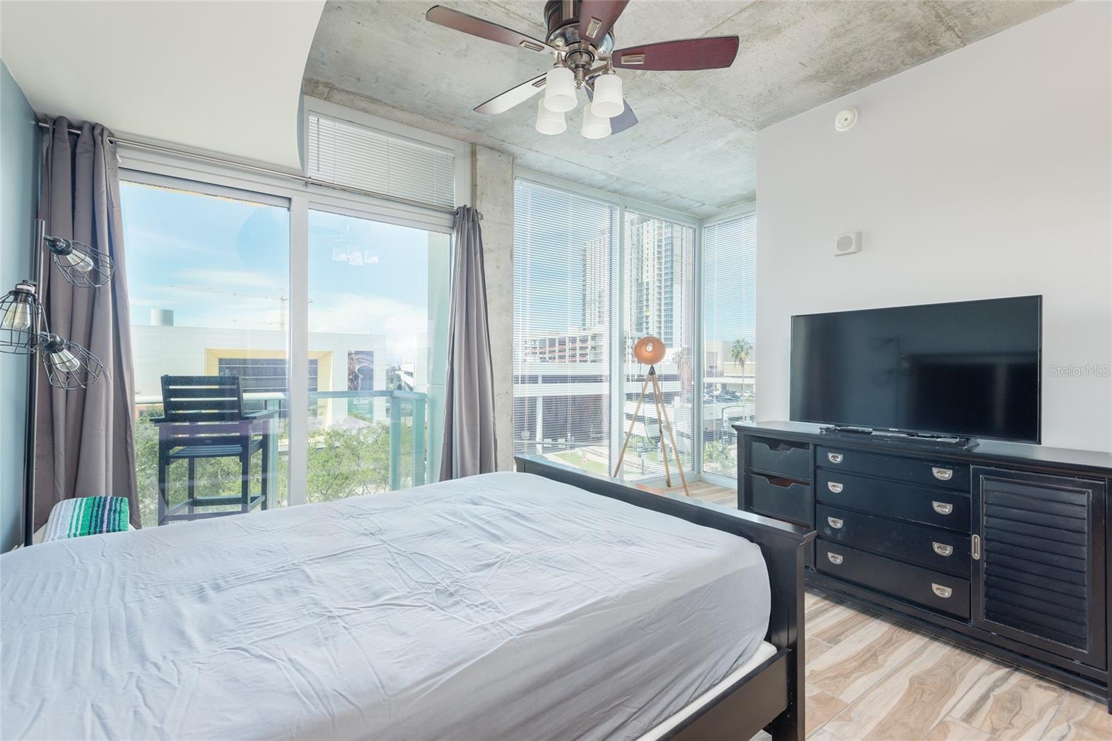 Image 6 of 45 For 777 Ashley Drive 401