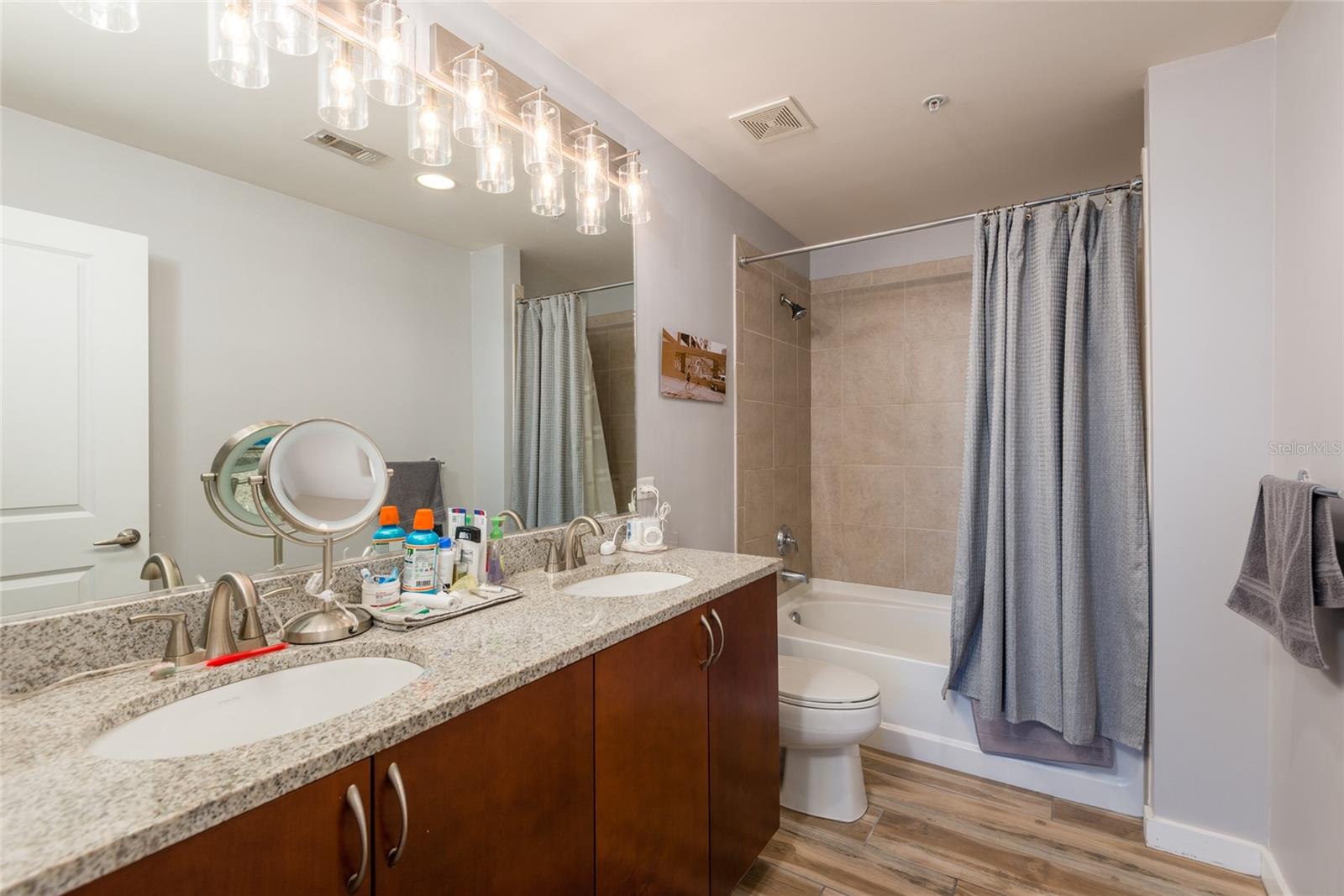 Image 9 of 45 For 777 Ashley Drive 401