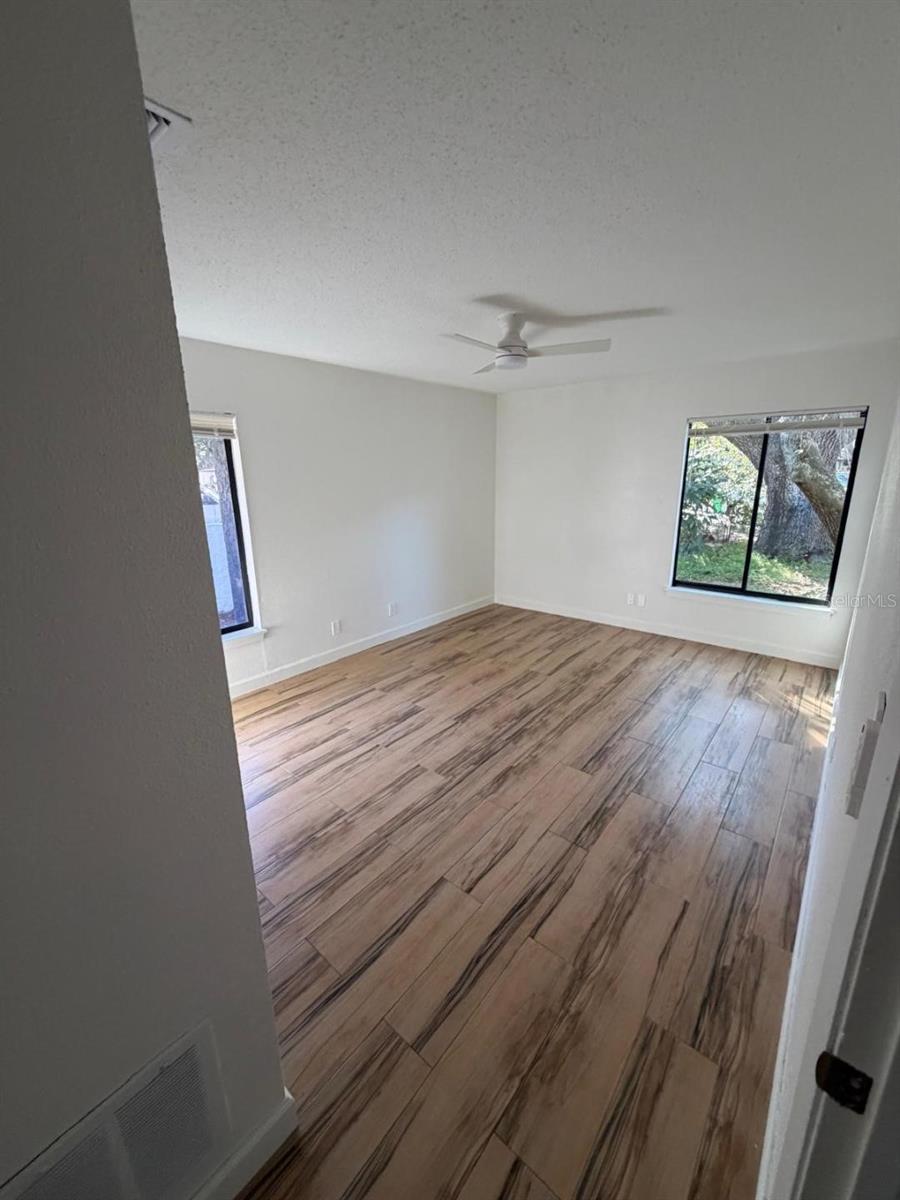 Image 10 of 16 For 933 Woodland Drive