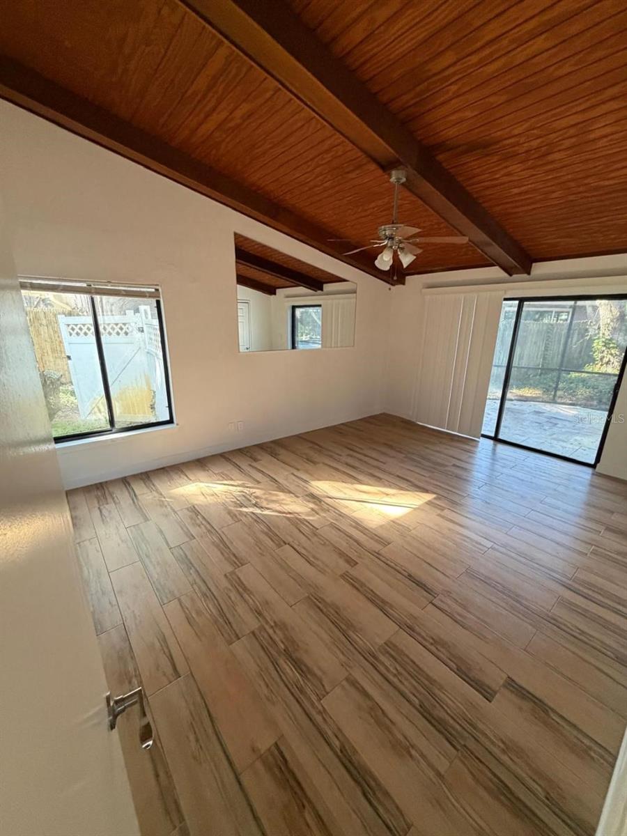 Image 12 of 16 For 933 Woodland Drive