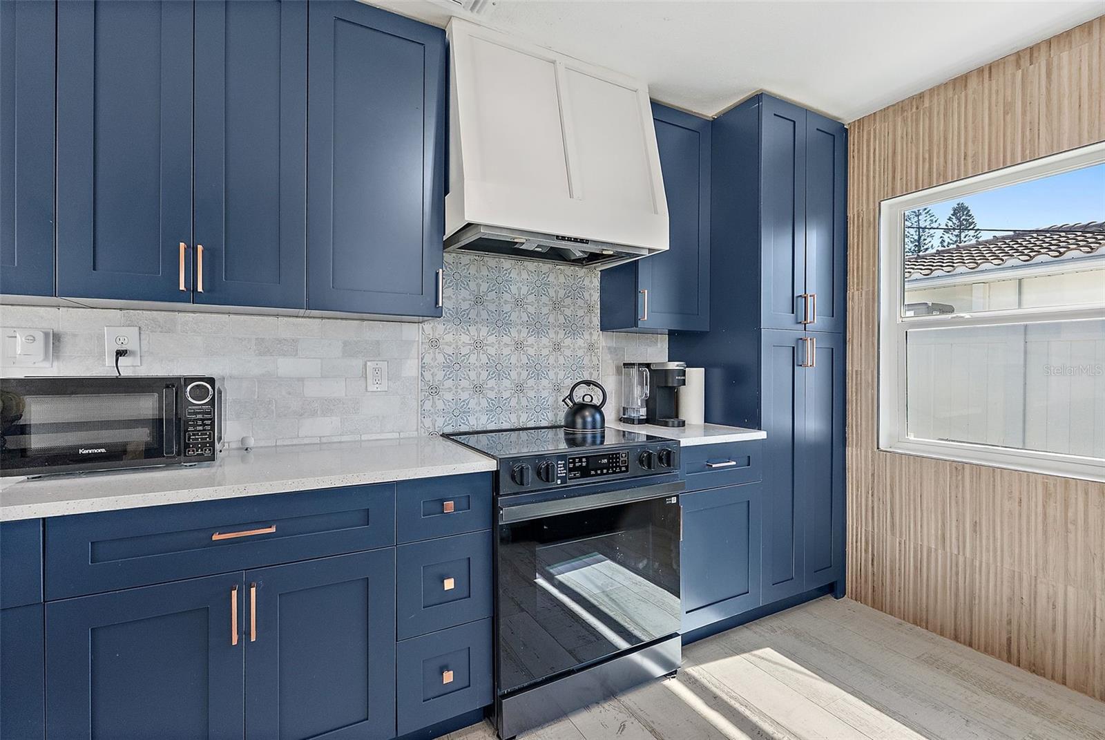 Image 3 of 14 For 10132 4th Street E