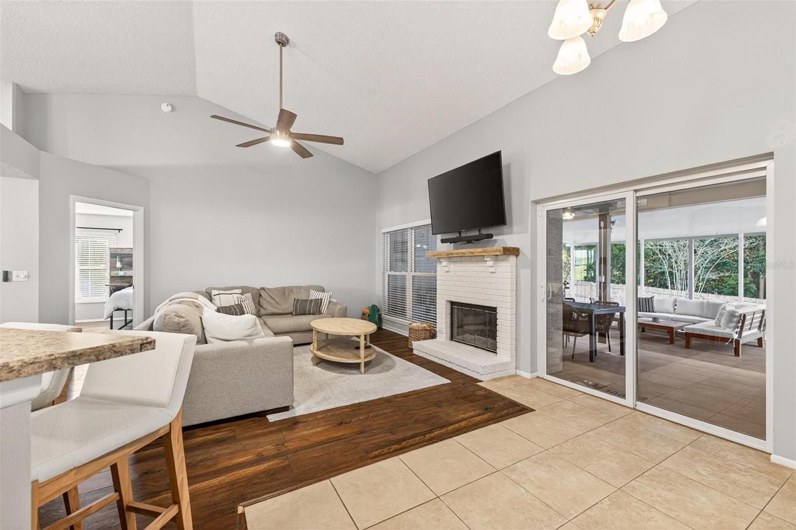 Image 11 of 54 For 102 Vista Avenue